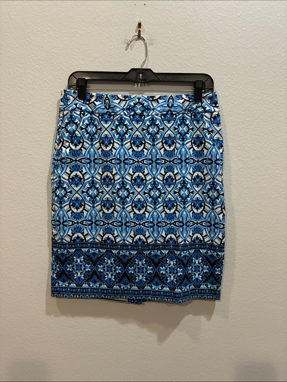 The Limited Blue and White Geometric Pencil Skirt